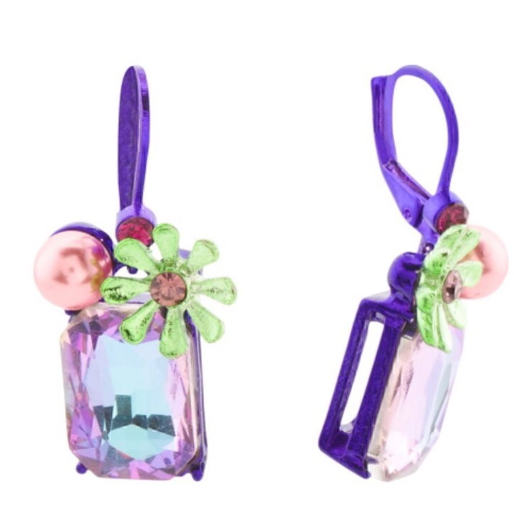🌺 Betsey Johnson stunning lavender drop dangle earrings 🌺